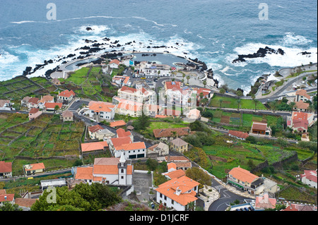 Porto Moniz - eine Gemeinschaft auf der Nord-westlichen Spitze der Insel Madeira im Atlantischen Ozean. Stockfoto