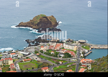 Porto Moniz - eine Gemeinschaft auf der Nord-westlichen Spitze der Insel Madeira im Atlantischen Ozean. Stockfoto