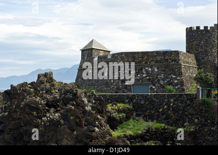 Porto Moniz - eine Gemeinschaft auf der Nord-westlichen Spitze der Insel Madeira im Atlantischen Ozean. Stockfoto