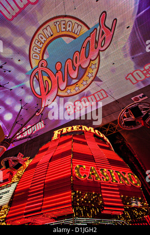 Neonlichter in der Fremont Street Experience in Las Vegas, NV. Stockfoto