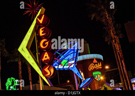 Neonröhren im Stadtteil Fremont in Las Vegas, NV. Stockfoto