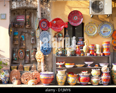 Keramik Shop. Santo Stefano di Camastra, Sizilien, Italien Stockfoto