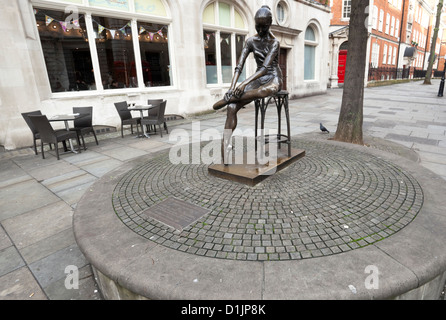 Junge Tänzerin Bronze Statue von Enzo Plazzotta, Broad Court, Covent Garden, London, England, UK Stockfoto