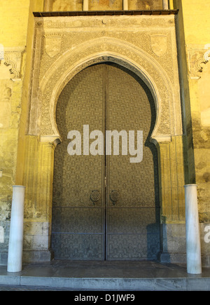 Tor der mittelalterlichen Moschee-Kathedrale in Córdoba, Andalusien Spanien Stockfoto