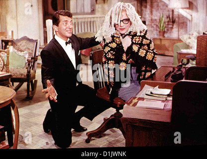 Anruf Genuegt - Komme Ins Haus Glocken werden läuten Dean Martin, Judy Holliday Jeffrey Moss (Dean Martin) Hat Sich im sterben Stockfoto