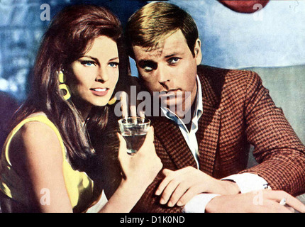 Sterben Sie Platinbande größte Bundle Them All, Raquel Welch, Robert Wagner Juliana (Raquel Welch), Harry Price (Robert Wagner) und Stockfoto