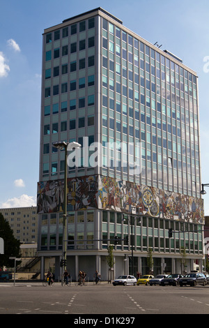 Das Haus der Lehrer rund um den Alexanderplatz in Berlin, Deutschland Stockfoto