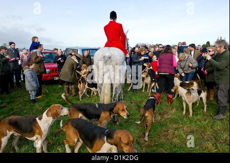 Die Essex-Jagd sammeln in zusammenpassenden Green Village für ihre traditionellen Boxing Day treffen.  Fotograf: Gordon Scammell/Alamy Live-Nachrichten Stockfoto