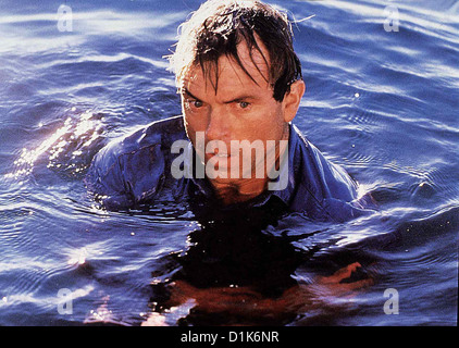 Todesstille Dead Calm Sam Neill John (Sam Neill) Überprüft Das Verlassene Wrack des Geretteten. Lokalen Caption *** 1988 WB Stockfoto