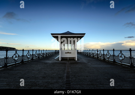 Ein Winternachmittag in Swanage Pier in Dorset. Stockfoto