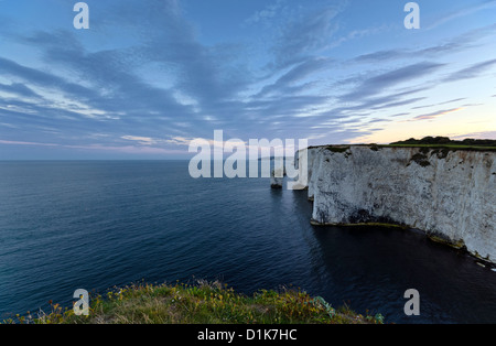 Sonnenuntergang am Old Harry Rocks in der Nähe von Swanage auf Dorset Jurassic Coast Stockfoto