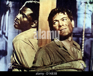 Flucht In Ketten Defiant Ones, Sidney Poitier, Tony Curtis Nach Einer wilden Verfolgungsjagd, in der "Joker" (Tony Curtis, R) Stockfoto