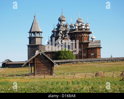 Kizhi Pogost in Kizhi Insel im See Onega, Open-Air-Museum der karelischen Holzarchitektur Stockfoto