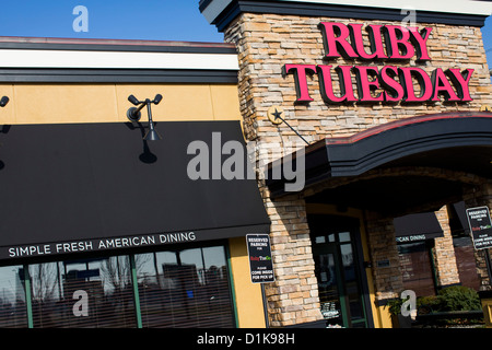 Ein Ruby Tuesday legeres Restaurant. Stockfoto