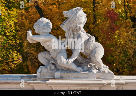 Angst, allegorische Barockplastik im oberen Garten im Wilanów Palast in Warschau, Polen Stockfoto