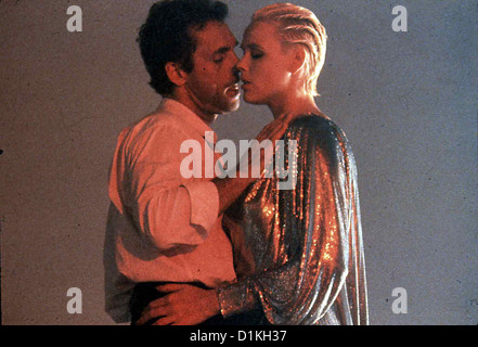 Domino Sucht sterben Liebe Domino?, Brigitte Nielsen Domino (Brigitte Niesen) Mit Dem Objekt Ihrer Begierde. Lokale Beschriftung Stockfoto