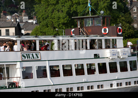 Der MV-Schwan, ursprünglich Dampf, Passagier-Fähre am Lake Windermere - Private Getränke party statt - (band Oberdeck direkt) Stockfoto