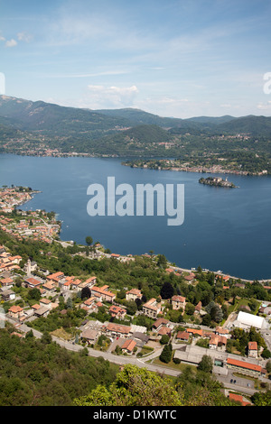 Panoramablick auf Orta Lane und St. Giulio Island-Piemont Italien Stockfoto