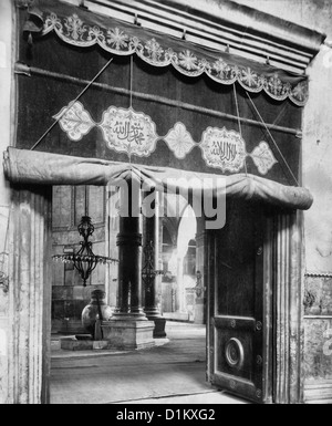 Inneren Narthex (Vorhalle) Tür der Ayasofya Moschee, ehemals die Kirche Hagia Sophia, Istanbul, Türkei, um 1900 Stockfoto