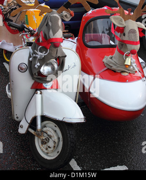 Retro-Roller bei einer Show am zweiten Weihnachtstag in England Stockfoto