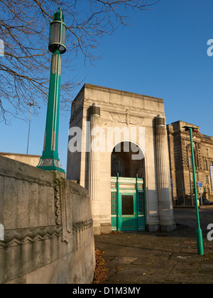 Eingang und Sicherheit für den Mersey-Tunnel in Liverpool UK Stockfoto