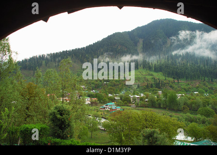 Blick auf Honegg Town, Honegg, Jammu & Kaschmir, Indien Stockfoto