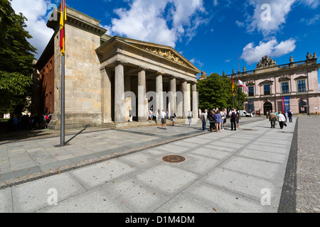 Die Neue Wache auf der Boulevard Unter Den Linden in Berlin, Deutschland Stockfoto