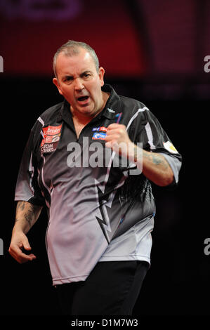 28.12.2012 London, England. Phil Taylor in Aktion gegen Andy Hamilton während der Ladbrokes World Darts Championship Viertel Finale von Alexandra Palace. Stockfoto