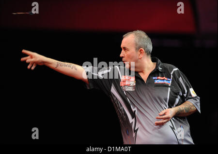 28.12.2012 London, England. Phil Taylor in Aktion gegen Andy Hamilton während der Ladbrokes World Darts Championships von Alexandra Palace. Stockfoto