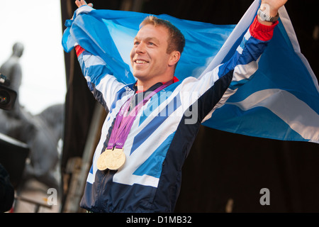 Sir Chris Hoy, schottische Olympiasieger, während der schottische Homecoming Parade für schottische Olympia-Medaillengewinner. Stockfoto