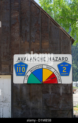 Lawinenwarndienst im historischen Silverton Colorado verknüpft nach Durango Durango und Silverton Narrow Gauge Railroad Stockfoto