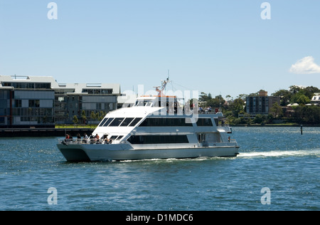 Eine kleine Passagierfähre auf Sydney Harbour, Australien Stockfoto