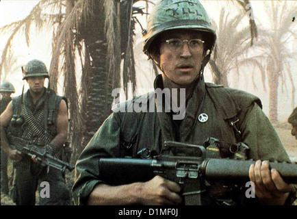 Full Metal Jacket Full Metal Jacket Matthew Modine Joker (Matthew Modine, R) Hut Altenarbeit "Geboren um zu töten" Auf seit Helm Stockfoto