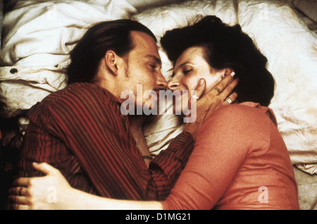 Chocolat Chocolat Roux (Michael Jackson), Vianne (Juliette Binoche) *** lokalen Caption *** 2000 Senator Film Stockfoto