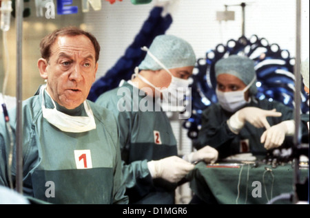 Bei Mir Stück Sie Richtig Bei Mir Stück Sie Richtig Dieter Hallervorden Als Willy Auffliegt, Wird er Dazu Erpresst, als Dr. Stockfoto