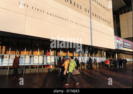 USA, Washington DC Museen Newseum Museum des Nachrichten - außen an der Pennsylvania Avenue - tagsüber Stockfoto