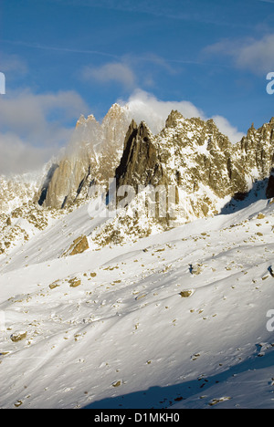 Ein Blick auf die umliegenden Berge gefangen genommen von der Spitze der Aiguille du Midi, in der Nähe von Chamonix, Frankreich Stockfoto