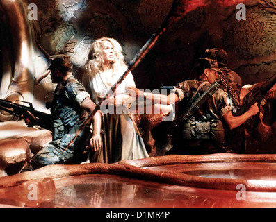 Invasion Vom Mars Invasoren vom Mars Karen schwarzes Linda (Karen Black) *** lokalen Caption *** 1953-- Stockfoto