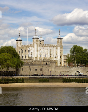 Der Tower of London ist ein historisches Schloss am Nordufer der Themse in zentrales London, England, Vereinigtes Königreich. Stockfoto
