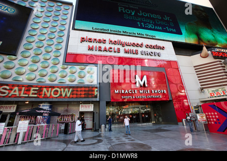 Eingang zu den Miracle Mile Shops im Planet Hollywood Casino Las Vegas Nevada, USA Stockfoto