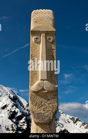 Skulptur "Il Wärter del Tempio", der Tempelwächter, Luca Marcionelli, Alpe Foppa, Monte Tamaro, Tessin, Schweiz Stockfoto