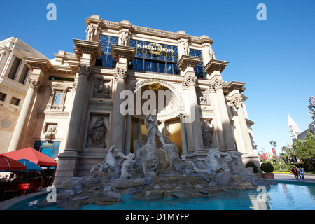 Trevi Brunnen Replikat außerhalb das Forum Shops im Caesars Palace Luxushotel and Casino Las Vegas Nevada, USA Stockfoto