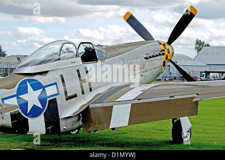 Restaurierte flugfähig P - 51D Mustang American Fighter Flugzeug auf das Unternehmen Air Show Stockfoto