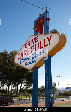 Fahrt vorsichtig kommen Sie bald wieder auf der Rückseite des Welcome zum Ortsschild von Las Vegas Nevada, USA Stockfoto