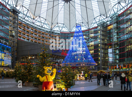 Weihnachten im Sony Center am Potsdamer Platz, Berlin, Deutschland Stockfoto