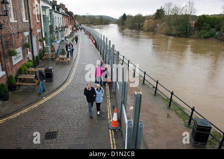 Bewdley, UK. 30. Dezember 2012, Flut Hindernisse entlang des Flusses Severn in Bewdley, Worcestershire. Stockfoto