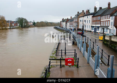 Bewdley, UK. 30. Dezember 2012, Flut Hindernisse entlang des Flusses Severn in Bewdley, Worcestershire. Stockfoto