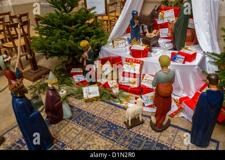 Paris, Frankreich, Innerhalb Der Katholischen Kirche, Saint Louis, Ile Saint Louis, Weihnachtskrippe, Krippe, WEIHNACHTEN IN PARIS Stockfoto