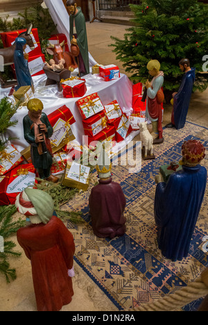 Paris, Frankreich, in der französischen katholischen Kirche, 'Saint Louis en Ile', Ile Saint Louis, Weihnachtskrippe, Krippe, WEIHNACHTEN IN PARIS Stockfoto