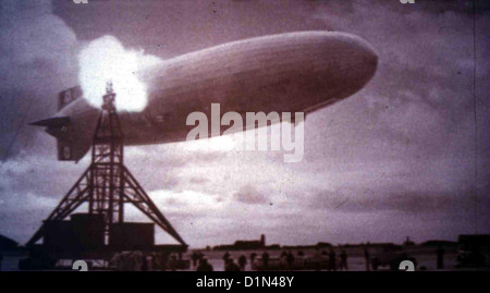 Die Hindenburg Hindenburg, der Am 6.5.1937 Explodiert sterben Hindenburg habe Landemast in Lakehurst. Lokalen Caption *** 1975-- Stockfoto